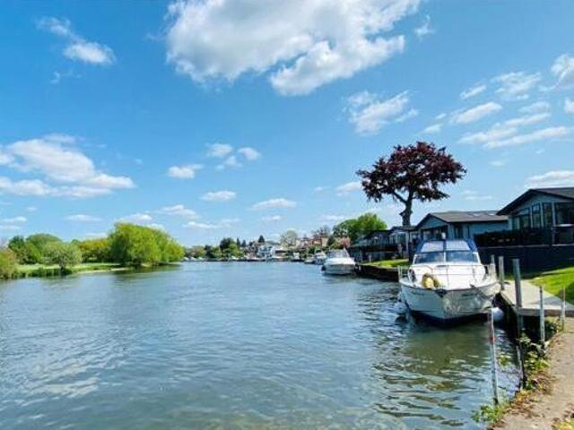House for sale in Surrey, England