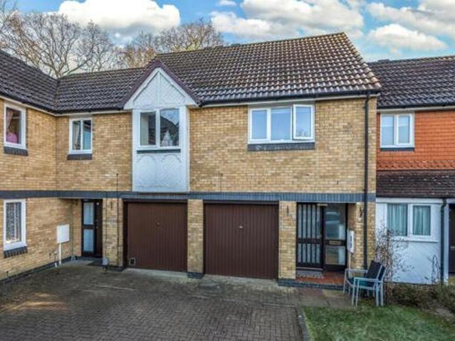 House for sale in Goldsworth Park, Woking