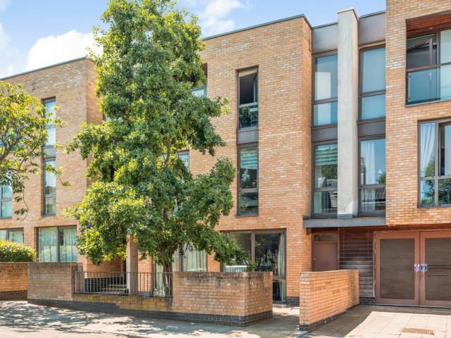 House for rent in East Greenwich, Greater London
