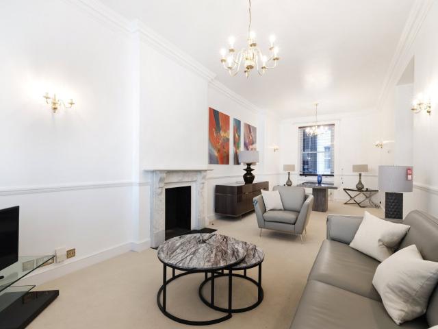 Apartment for rent in Mayfair, Greater London