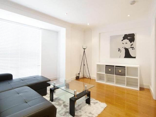 Apartment for rent in Victoria, Greater London