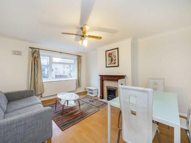 Apartment for rent in Brondesbury, Greater London