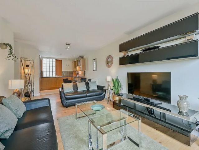 Apartment for rent in London Borough of Ealing, Greater London
