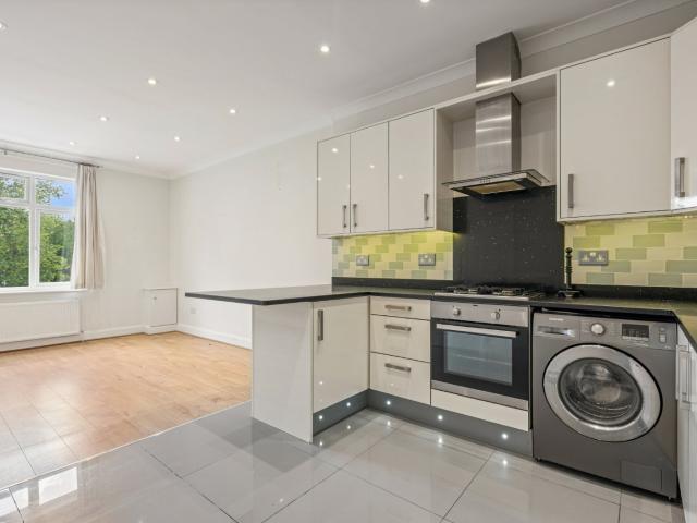 Apartment for rent in East Sheen, Greater London
