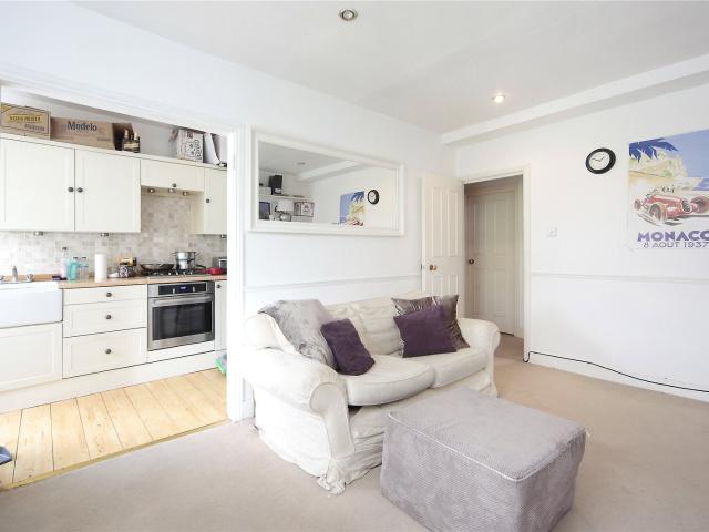 Apartment for rent in Stockwell, Greater London