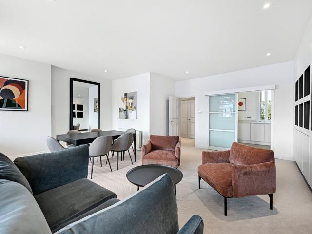 Apartment for rent in Brompton, Greater London