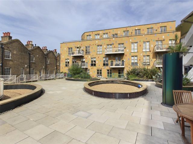 Apartment for rent in Fulham, Walham Green