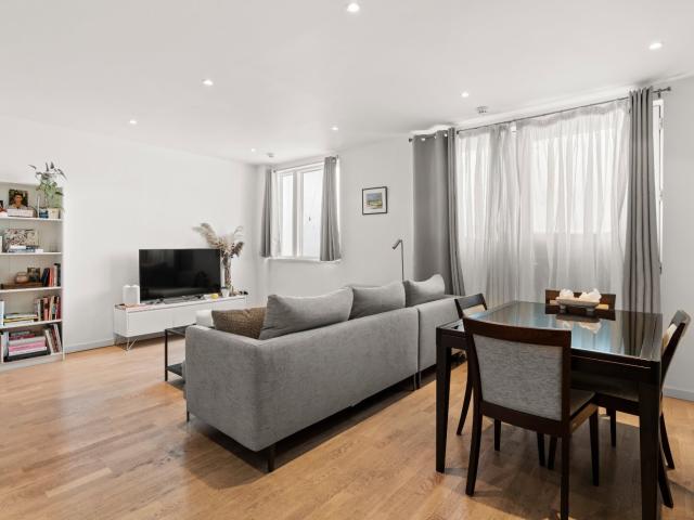 Apartment for rent in Highbury, Greater London