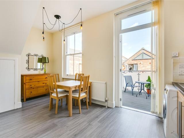 Apartment for rent in Highbury, Greater London