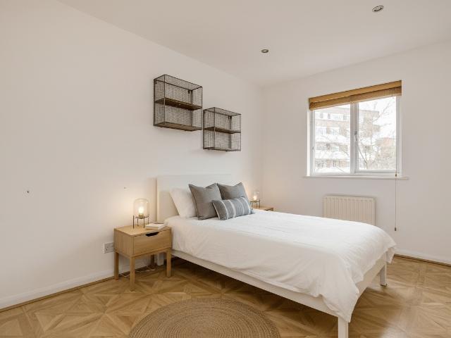 Apartment for rent in North Sheen, Greater London