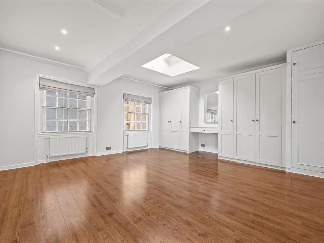 Apartment for rent in Saint Giles, Bloomsbury