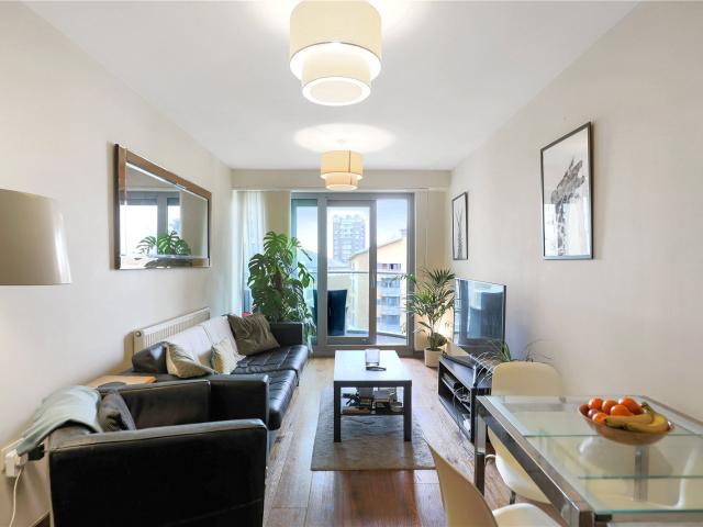 Apartment for rent in Battersea, Greater London