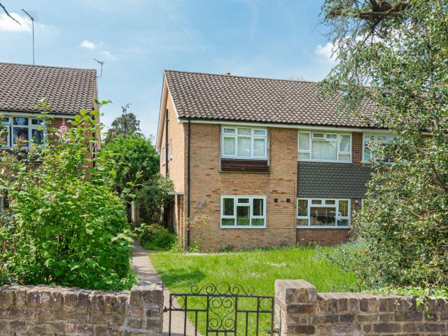 Apartment for rent in North Sheen, Greater London