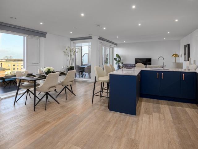 Apartment for rent in Blackhills, Surrey