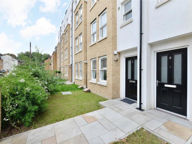 House for rent in East Greenwich, Greater London