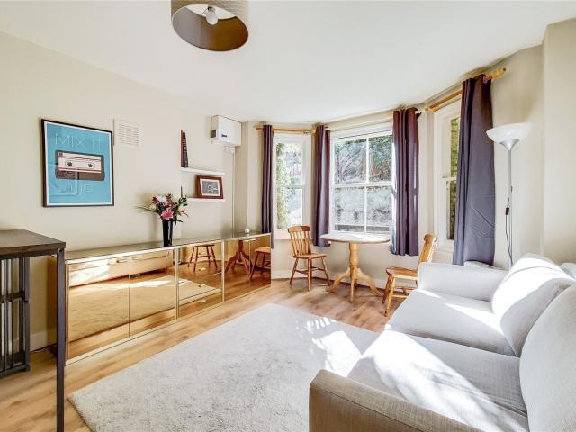 Apartment for rent in Clapham, Greater London