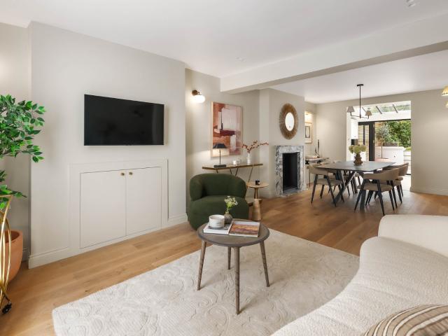 Apartment for rent in North Kensington, Greater London