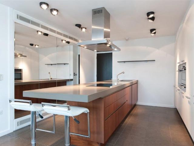 Apartment for rent in Lot's Village, Greater London