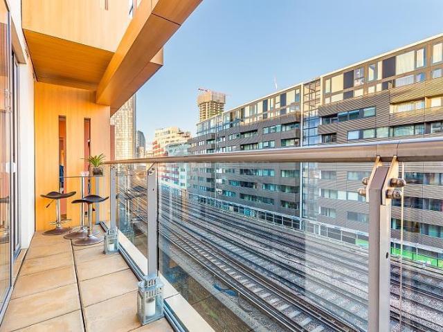 Apartment for rent in Browning Estate, Greater London