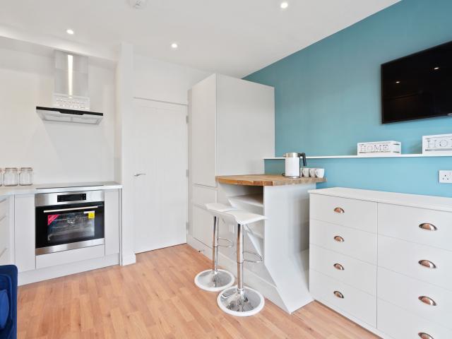 Apartment for rent in Blackhills, Surrey