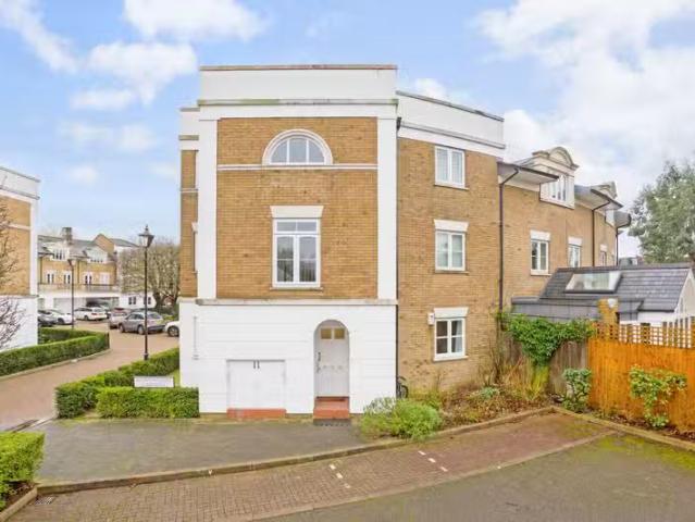 Apartment for rent in London Borough of Hounslow, Greater London