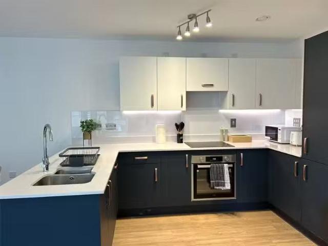 Apartment for rent in Ashley Park, Surrey