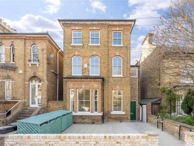 Apartment for rent in Herne Hill, Greater London
