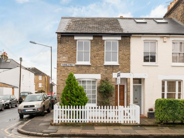 House for rent in Mortlake, Greater London