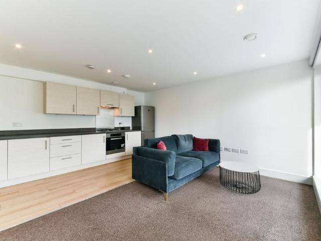 House for rent in Lower Halliford, Surrey