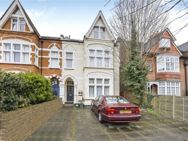 Apartment for rent in London Borough of Merton, Collier's Wood