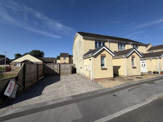 House for rent in Llanedi, Wales