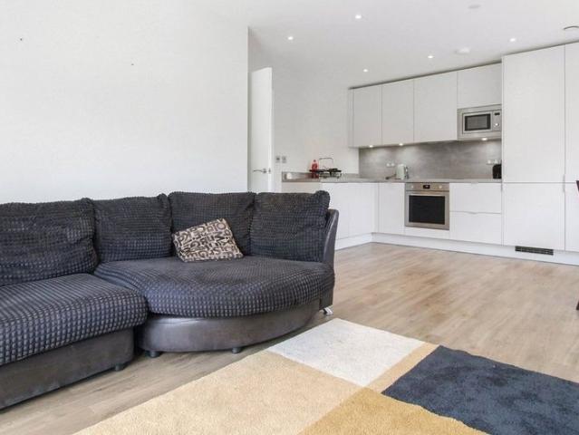 Apartment for rent in Worcester Park Estate, Monks Orchard