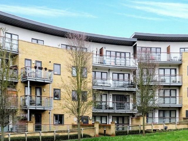 House for rent in Worcester Park Estate, Monks Orchard