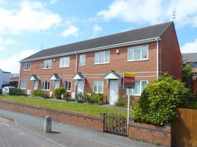 House for rent in Overchurch Hill, Upton