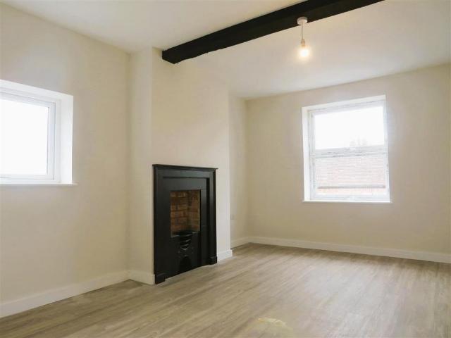 House for rent in Green Close, Warwickshire