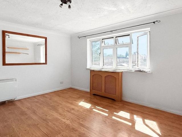 Apartment for rent in Lessness Heath, Greater London