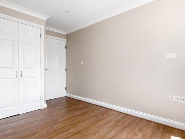 Apartment for rent in Ringlestone, Midway