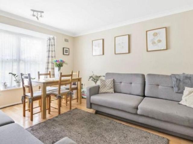 House for rent in London Borough of Barnet, Greater London