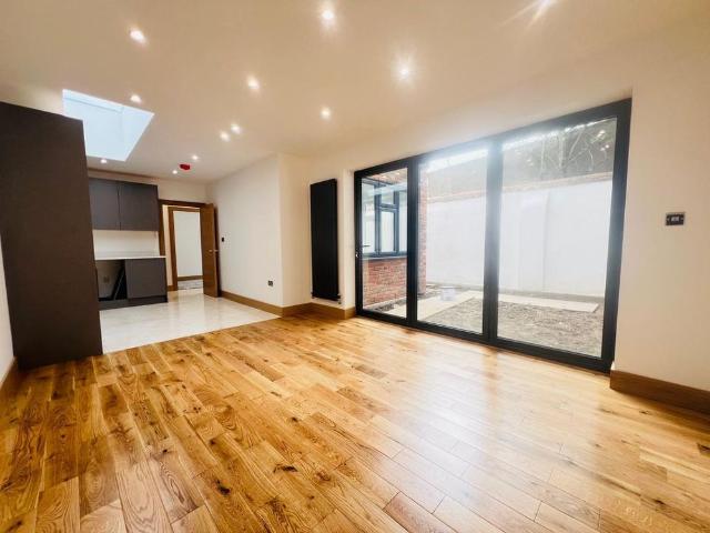 House for rent in London Borough of Croydon, Addiscombe