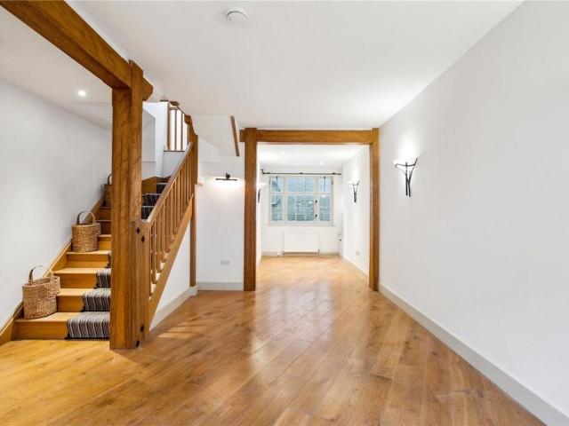 House for rent in East Marylebone, Cat Hill