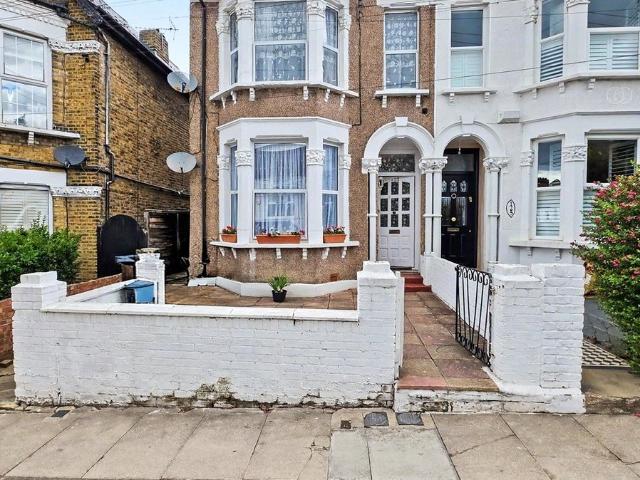 House for rent in London Borough of Lewisham, Greater London