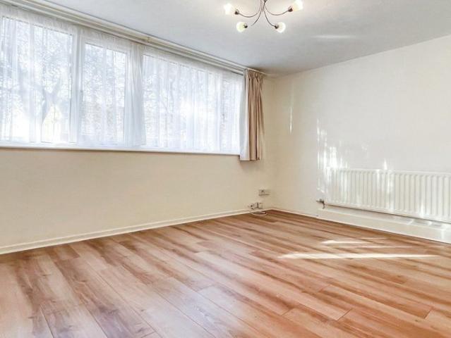 Apartment for rent in Ringlestone, Midway