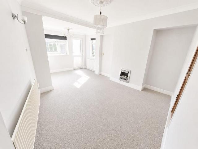 House for rent in Desborough