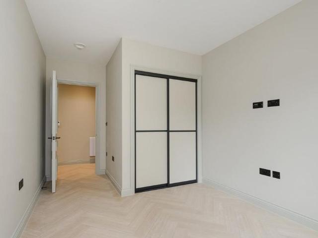 Studio for rent in West End, Blackhills