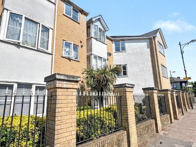 Apartment for rent in Lessness Heath, Greater London