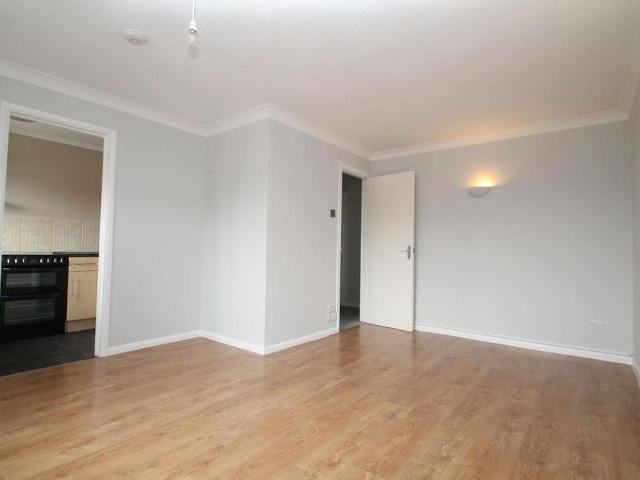 House for rent in High Wycombe Community Board, Totteridge