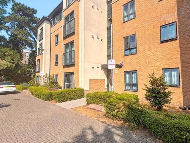 Apartment for rent in London Borough of Croydon, Waddon