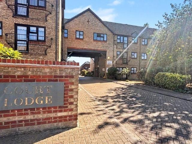 Apartment for rent in Lessness Heath, Greater London