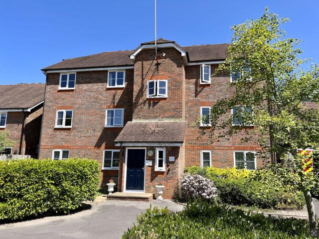 Apartment for rent in Hindhead, Waverley