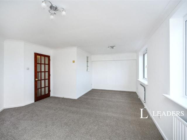 Apartment for rent in Roedean